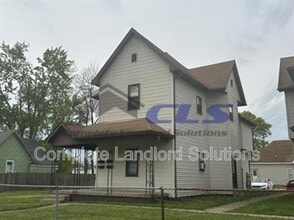 Building Photo - 1358 Chestnut St
