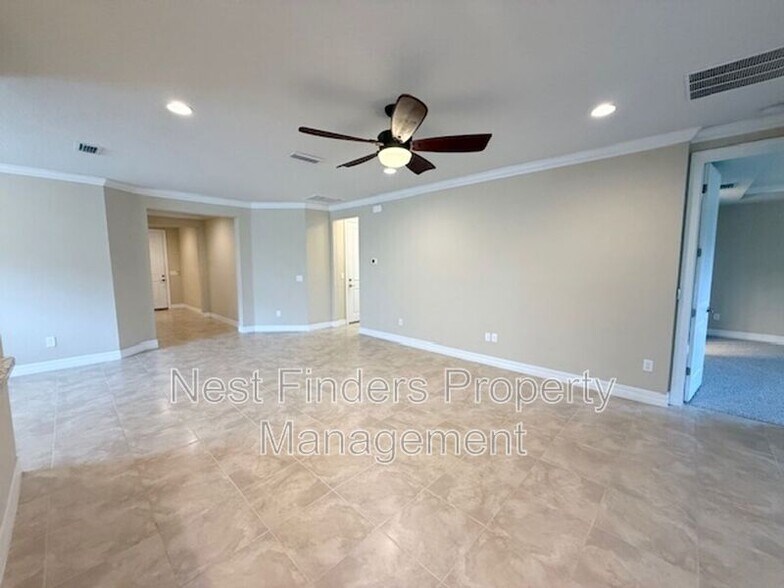 Building Photo - 29 Lakefront Ln