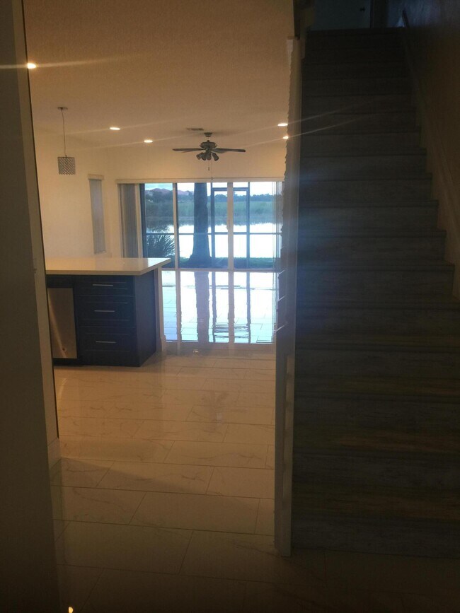 Building Photo - 401 SW 120th Ave