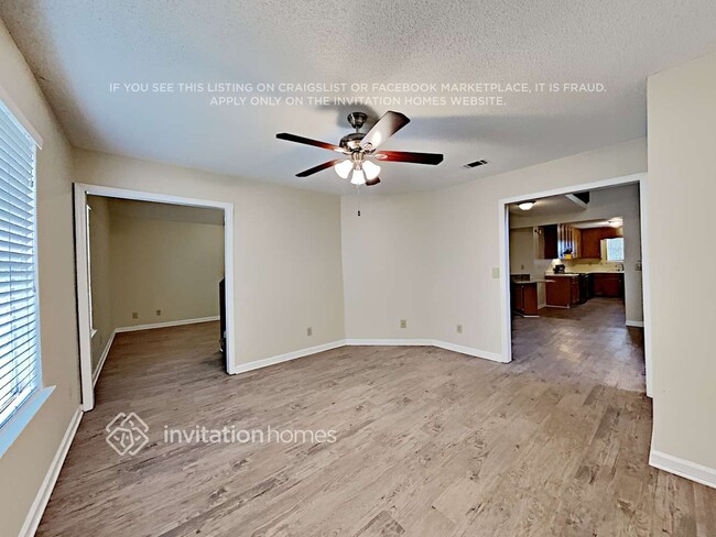 Building Photo - 3781 Westchase Dr