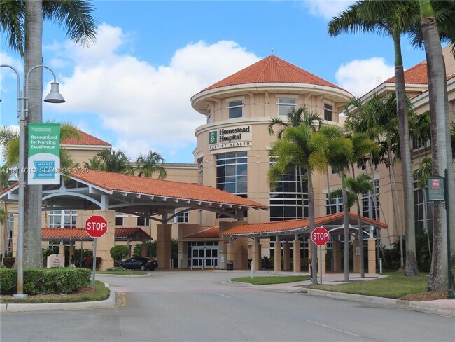 Building Photo - 3398 NE 9th Dr