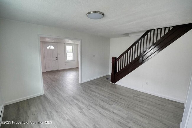 Building Photo - 1012 Clearview St