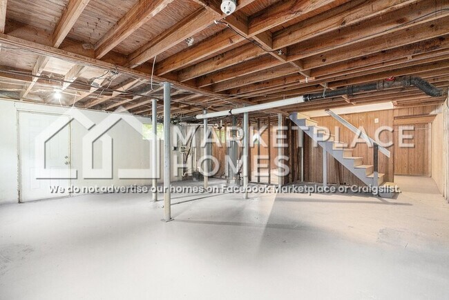 Building Photo - 3004 Twelve Oaks Cir