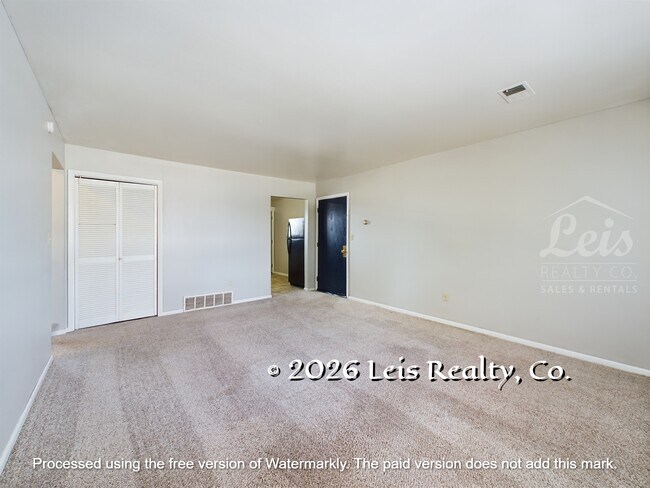 Building Photo - 405 N Owens Dr