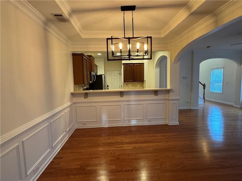 Building Photo - 5055 Hastings Terrace