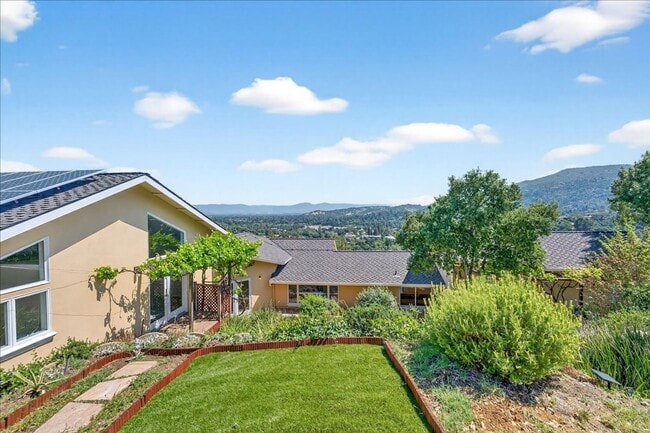 Building Photo - Gorgeous Executive Home Over Downtown Los Gatos