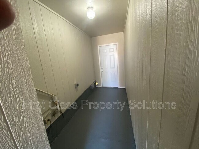 Building Photo - 7108 NW 44th St