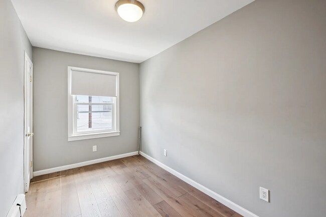 Building Photo - Stylishly Renovated 3-Bedroom Home with Private Patio in Grays Ferry — Accepting ALL PHA voucher ...