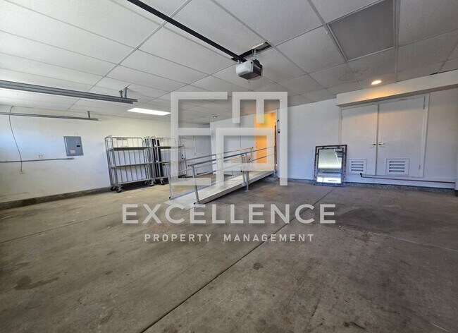 Building Photo - 1809 Mccluhan Way