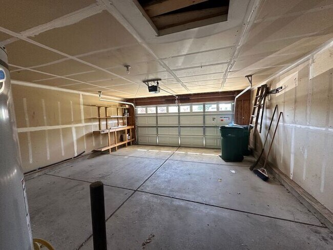 Building Photo - 1170 Forest Knoll Ct