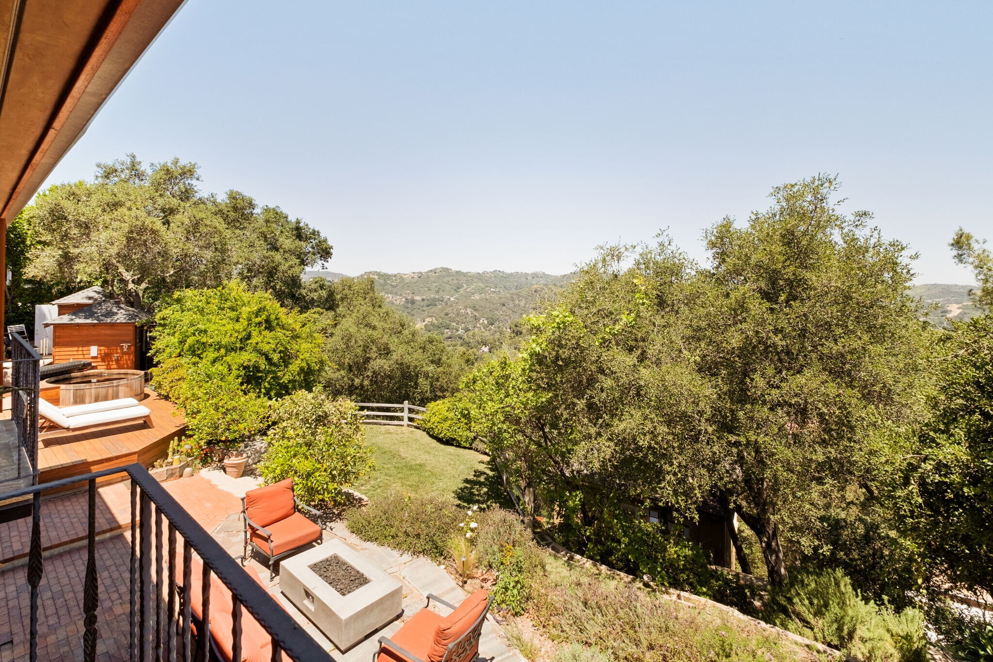 Building Photo - 21071 Waveview Dr