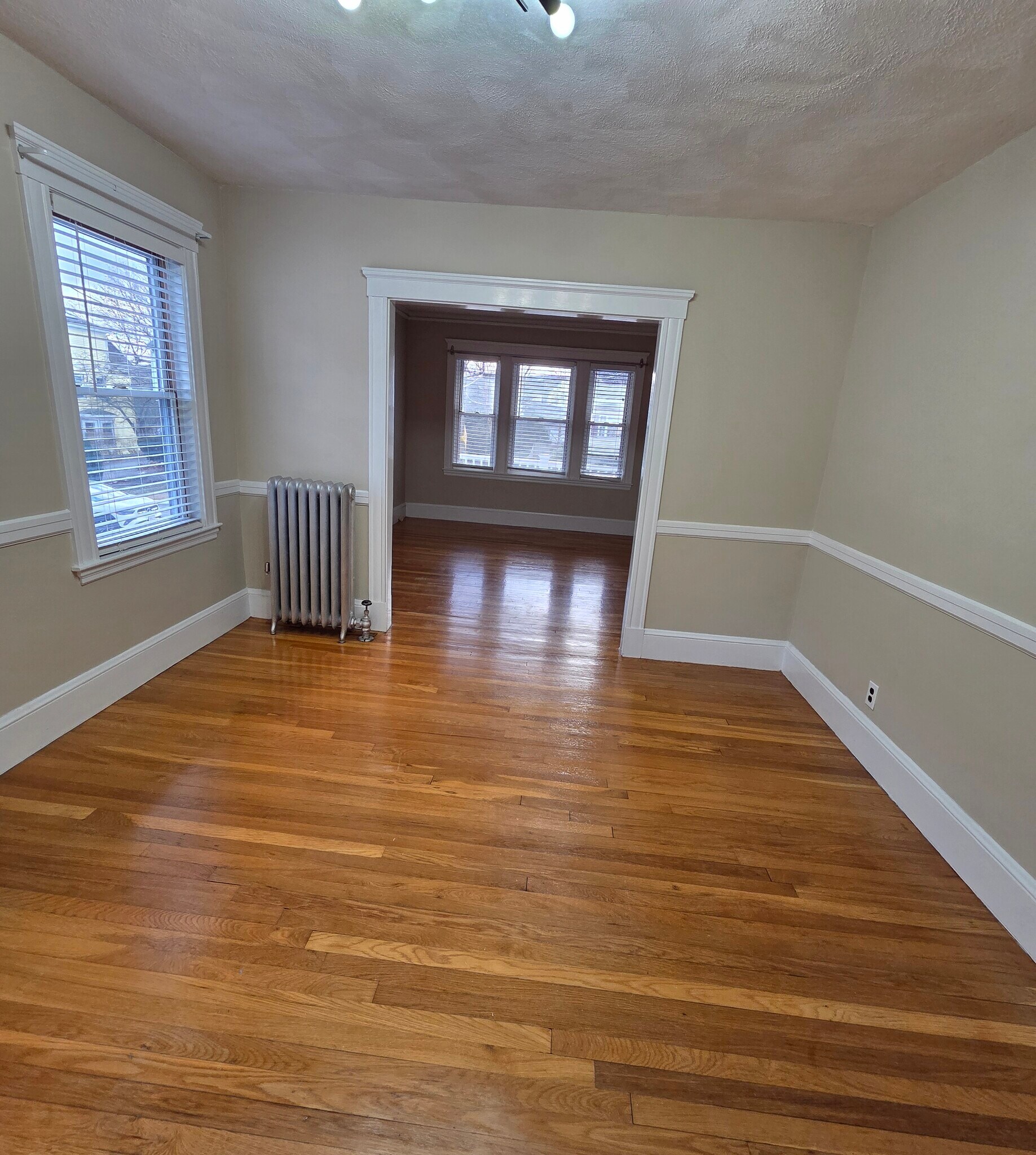 Building Photo - 37 Pine St