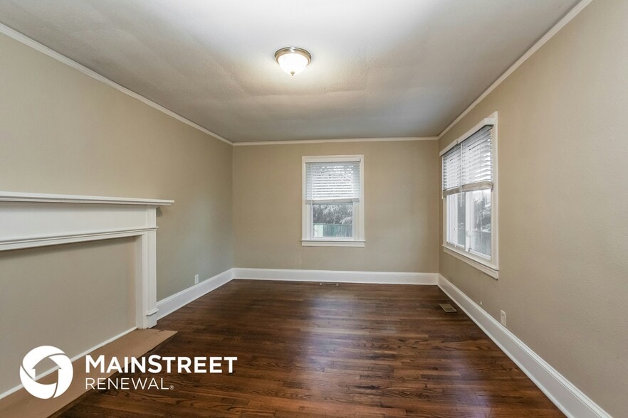 Building Photo - 1525 Effingham Rd