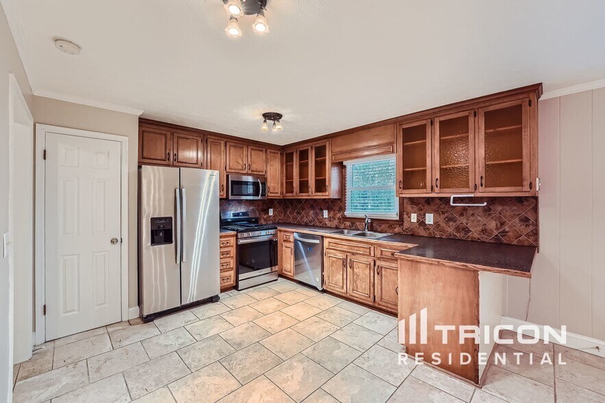 Building Photo - 185 Sequoyah Dr