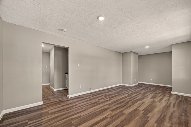 Building Photo - 1089 Conklin St