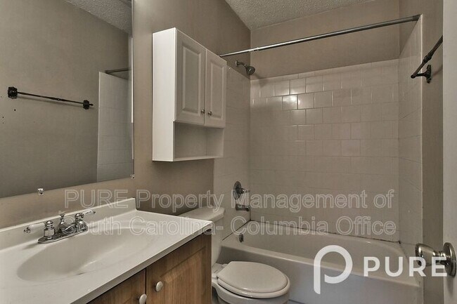 Building Photo - 301 Harbor Heights Dr