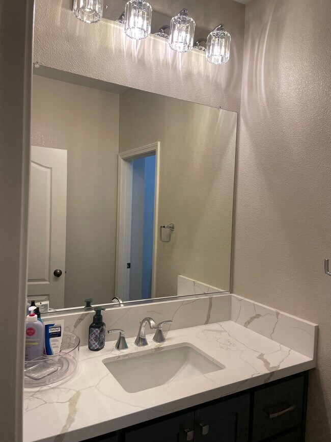 Building Photo - 2400 Ventana View Way