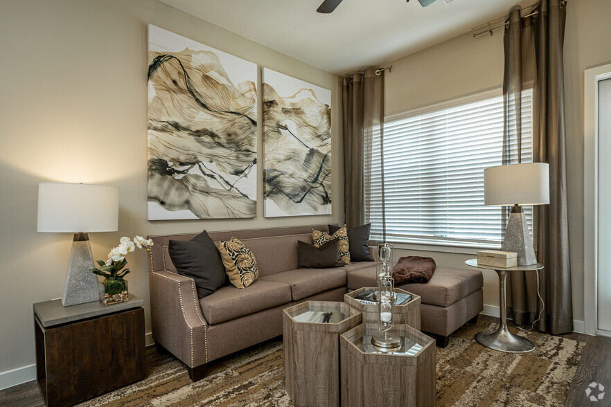 1BR, 1BA - 631SF - Smart Living at Cypress Creek Apartment Homes