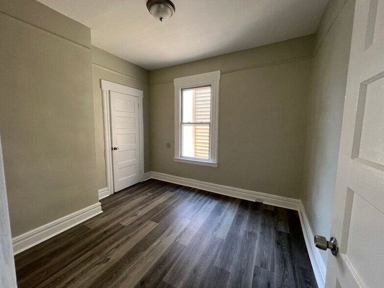 Building Photo - 51 Hawkins St