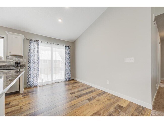 Building Photo - 1731 Riverside Dr