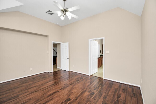 Building Photo - 6843 Bears Path Ln