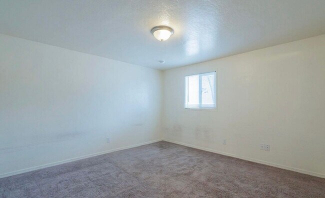 Building Photo - Remodeled 3 bed 2 bath home in Coolidge!