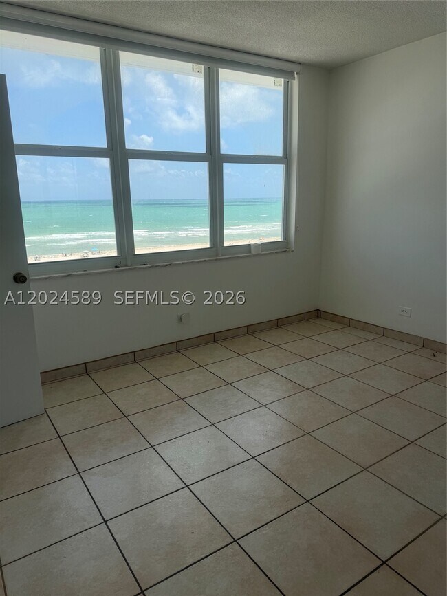 Building Photo - 5601 Collins Ave