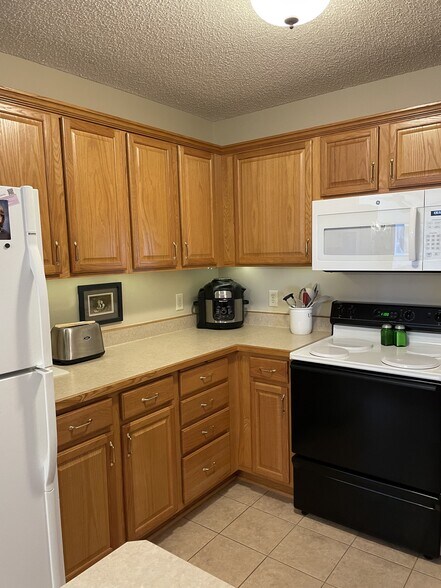 Building Photo - 1238 Larkspur Ln