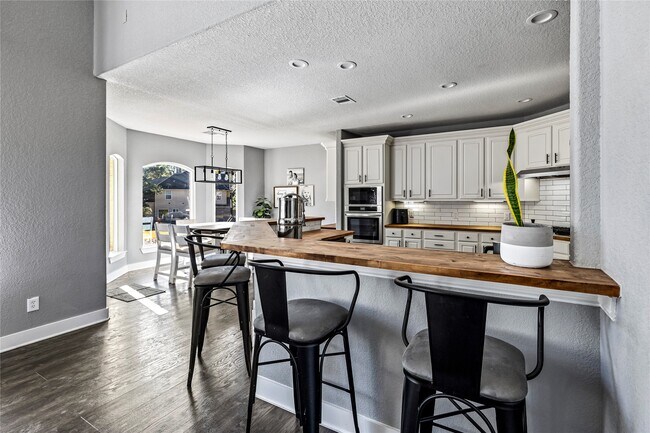 Building Photo - 11601 King George Ct