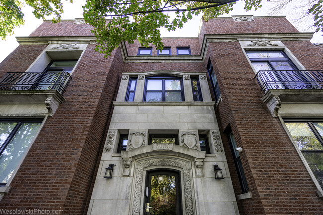 Building Photo - 5000 S Woodlawn Ave