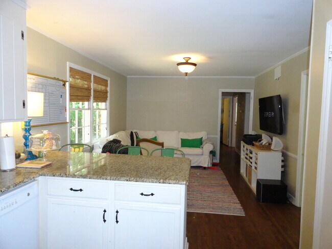 Building Photo - 5531 Farmbrook Dr