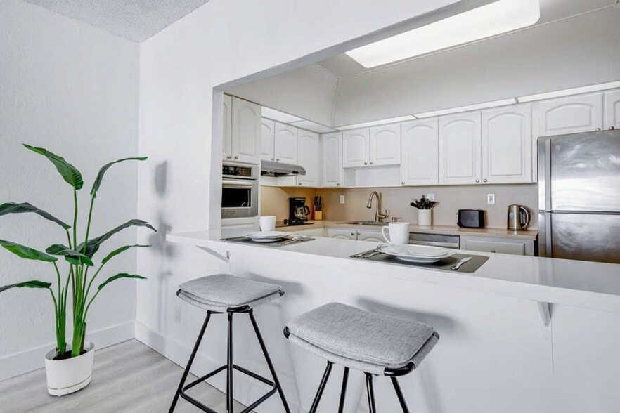 Building Photo - 19370 Collins Ave