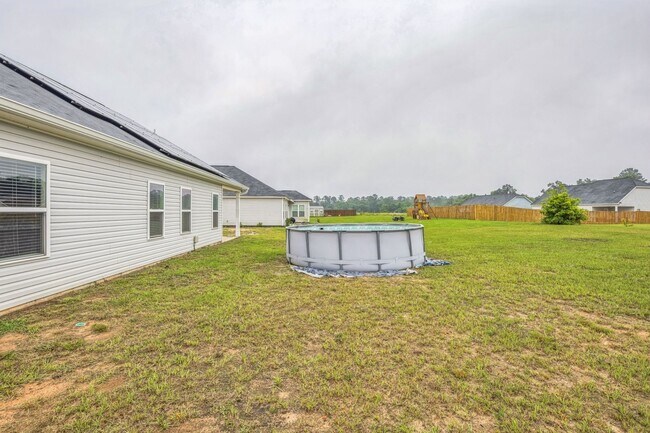 Building Photo - Charming 3BR House in Warrenville