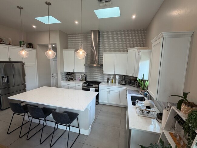 Building Photo - 7900 Tiburon Hills Drive NW