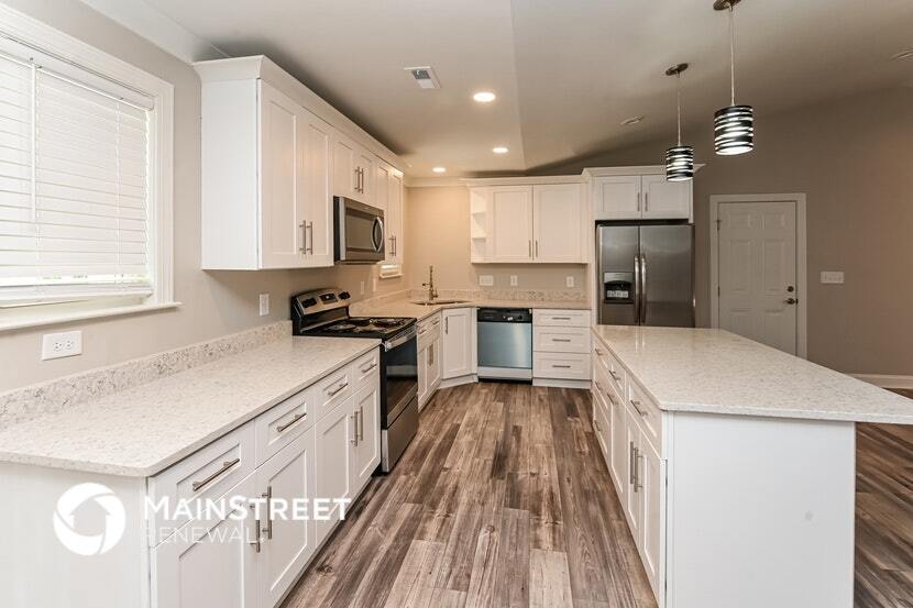 Building Photo - 848 Silver Fox Dr