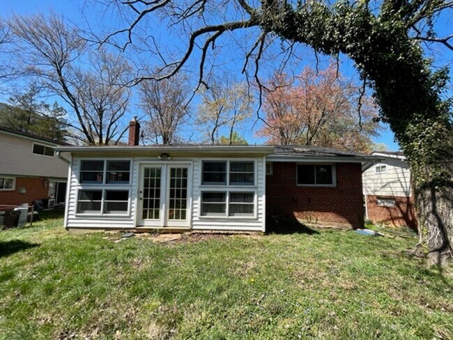 Building Photo - 912 Hoyt St