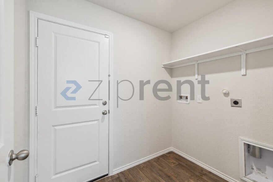 Building Photo - Unit