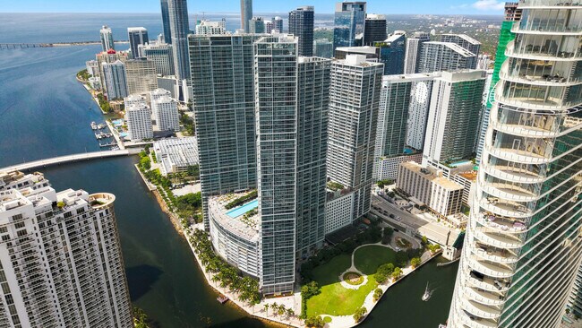 Building Photo - 465 Brickell Ave