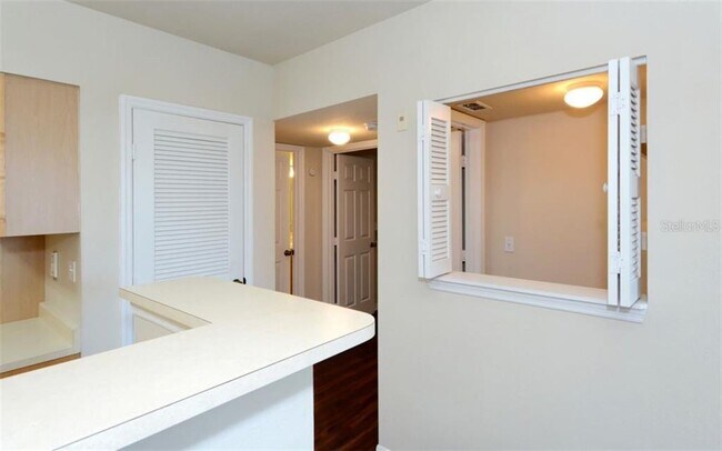 Building Photo - 2950 Viscaya Pl