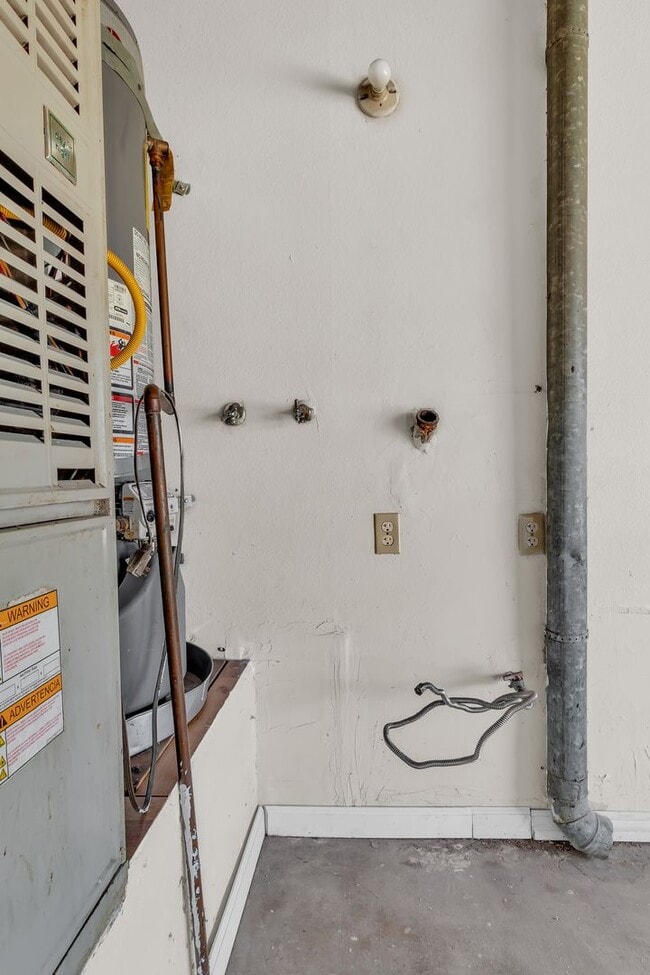 Building Photo - 1688 Bruin St