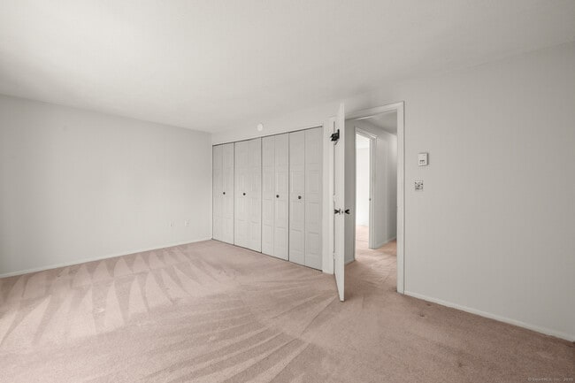 Building Photo - 72 Cinnamon Spring
