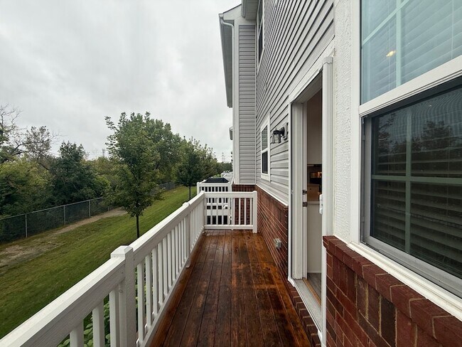 Building Photo - 772 Weller Dr