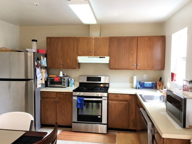 Kitchen - 14051 Pellita Terrace