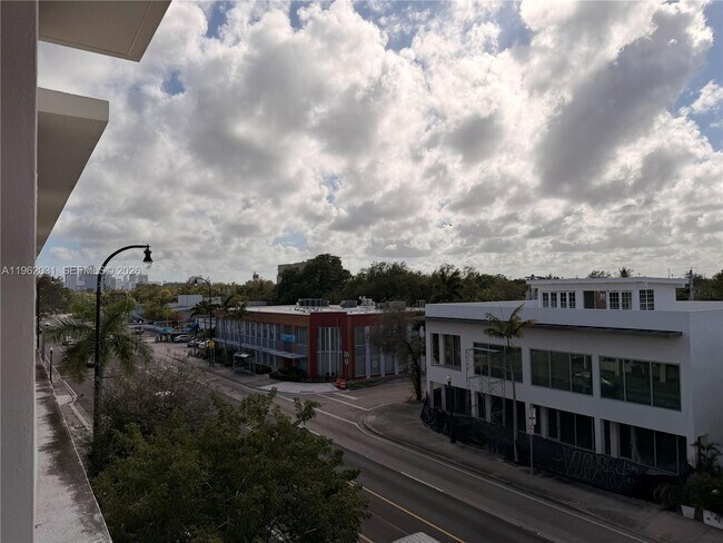 Building Photo - 6701 Biscayne Blvd