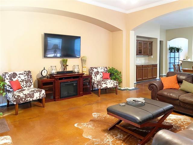 Building Photo - 724 Red Elm Ln