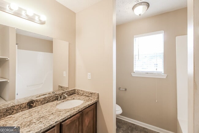 Building Photo - 1660 Riverchase Cir NE