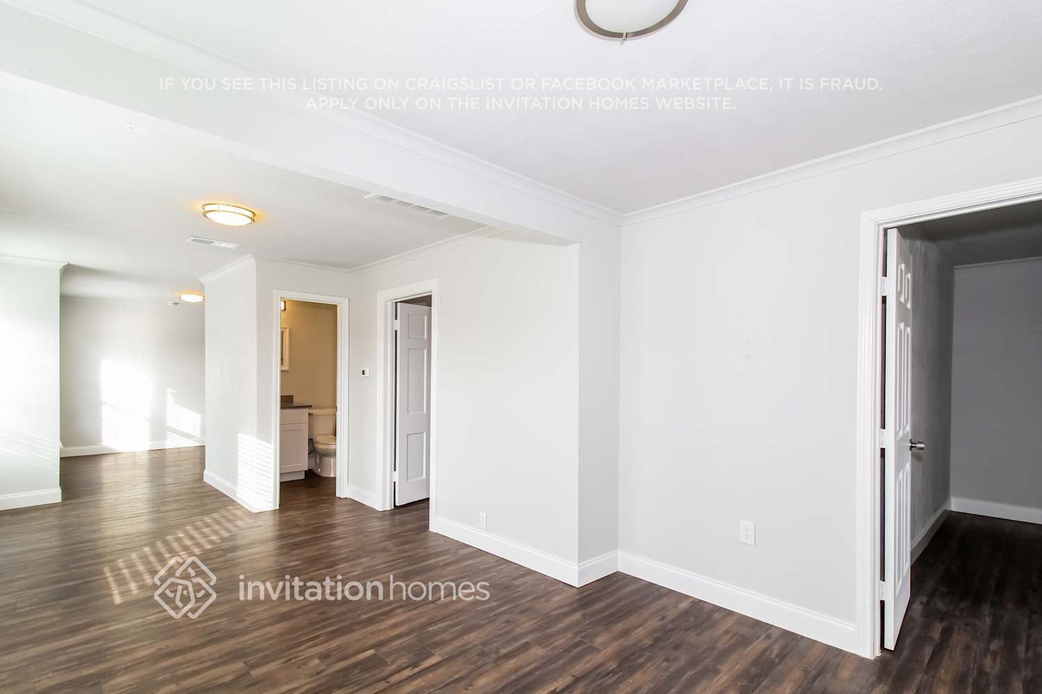 Building Photo - 403 E Standifer St