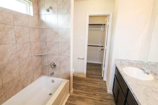 Building Photo - 6022 Peaceful Ridge Dr