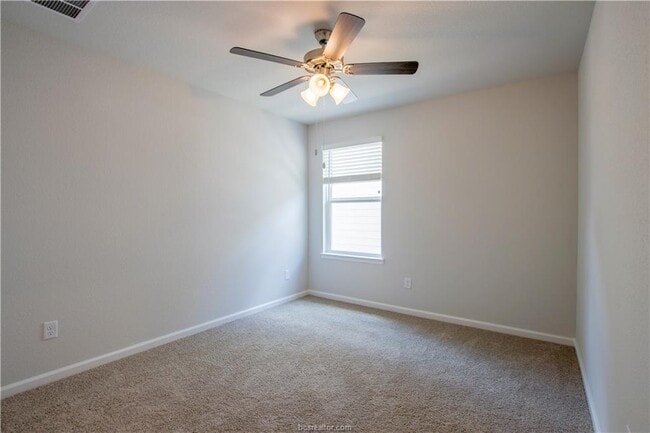 Building Photo - 883 Kickapoo Ln