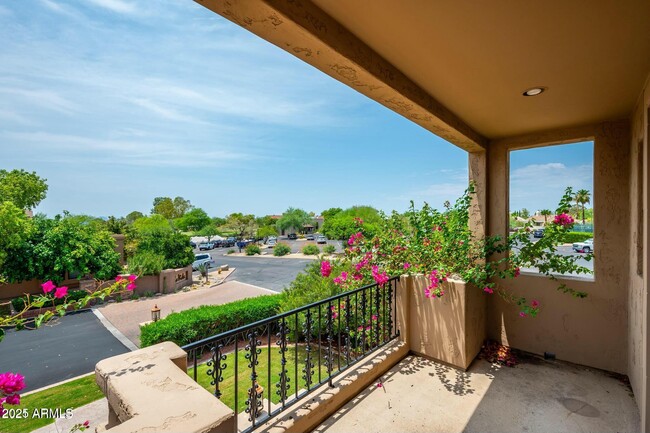 Building Photo - 8526 E Vista Del Lago